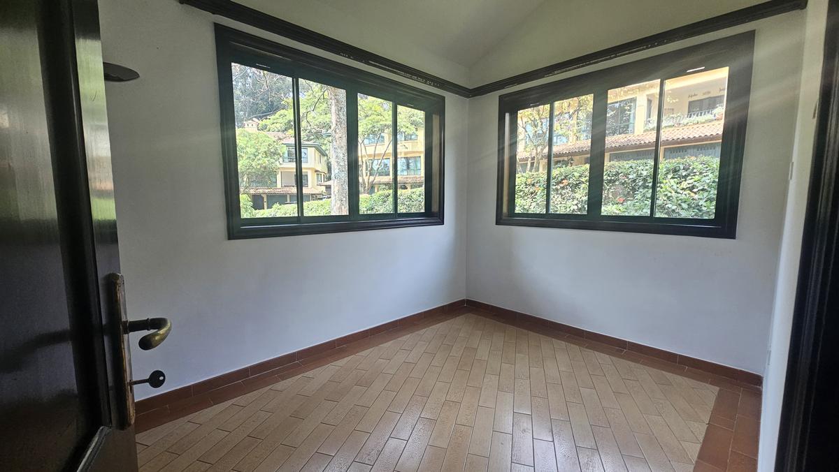 4 Bed Townhouse with En Suite at Kyuna - 4