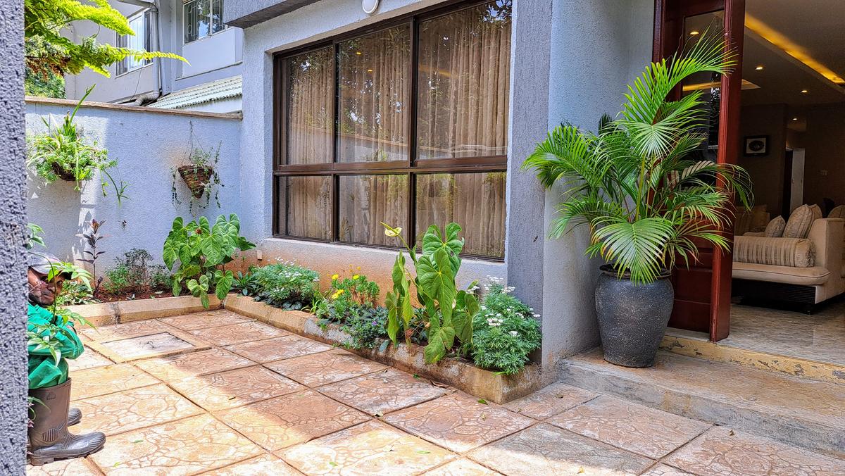 3 bed villa with en suite in riverside