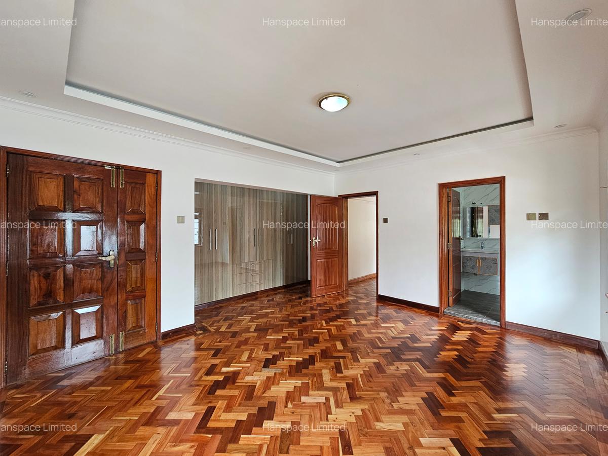 5 Bed Villa with En Suite in Runda - 6