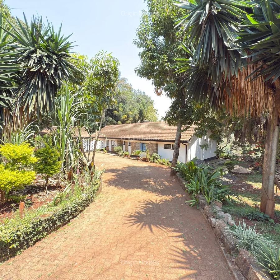 4 Bed House with En Suite at Kyuna - 3