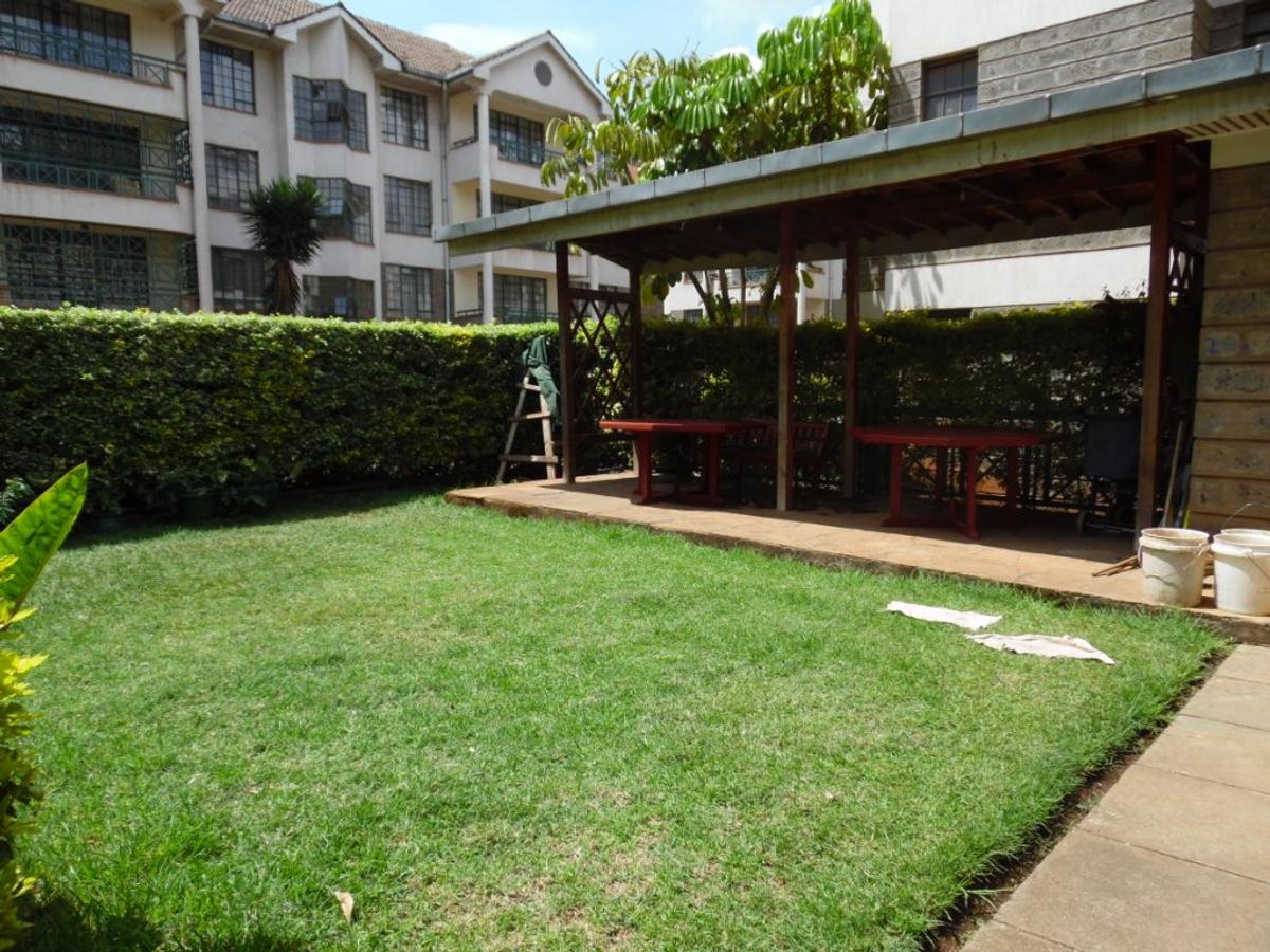 3 Bed Apartment with En Suite at Lavington - 2