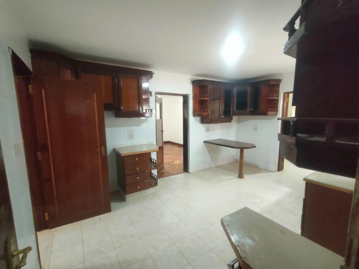 4 Bed House with En Suite in Runda - 5