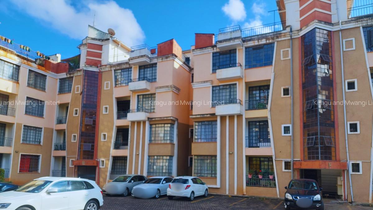 2 Bed Apartment with En Suite at Riverside Garden Cl - 1