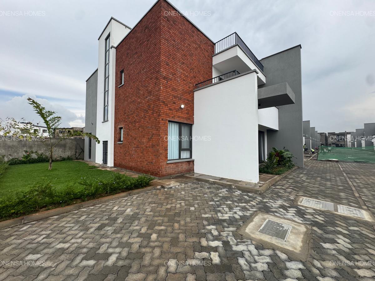 4 Bed Townhouse with En Suite in Langata - 4
