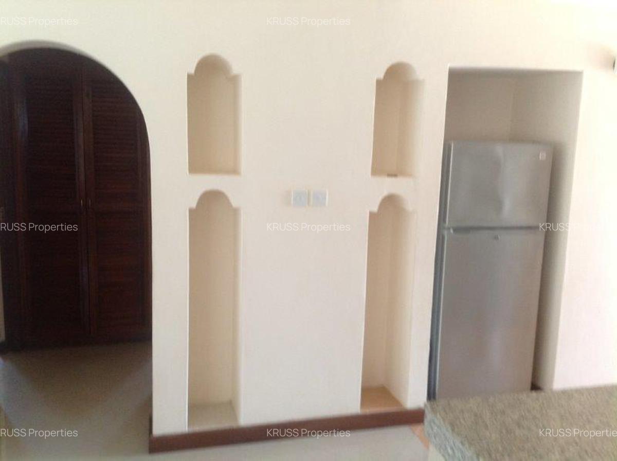 3 Bed Apartment with En Suite at As550 - 5