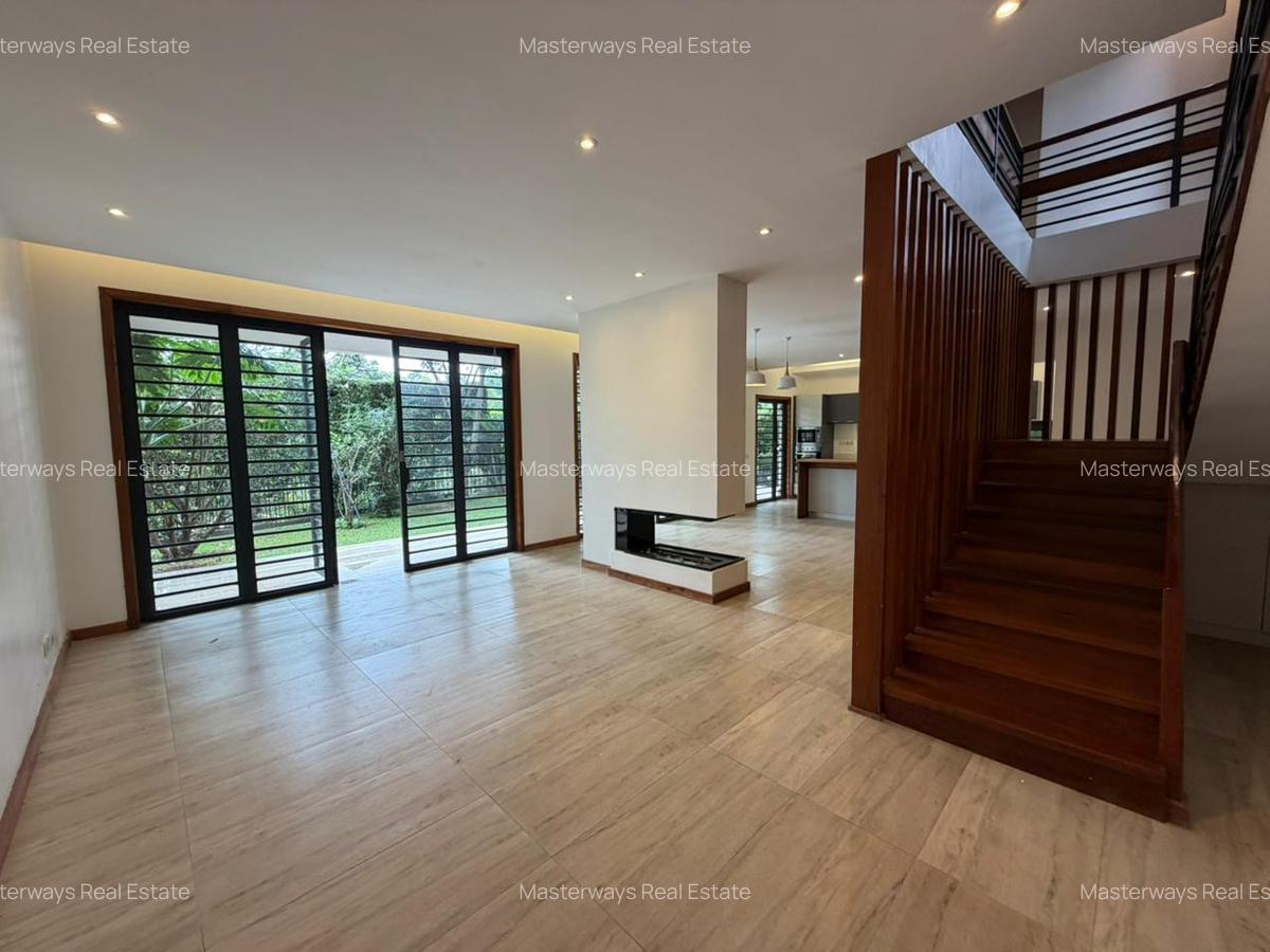3 Bed House with En Suite in Rosslyn - 1