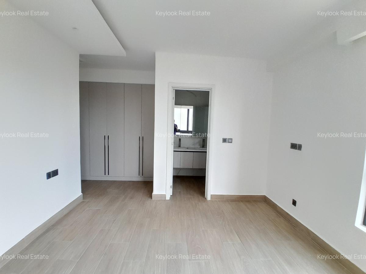 3 Bed Apartment with En Suite at Riverside Drive - 8