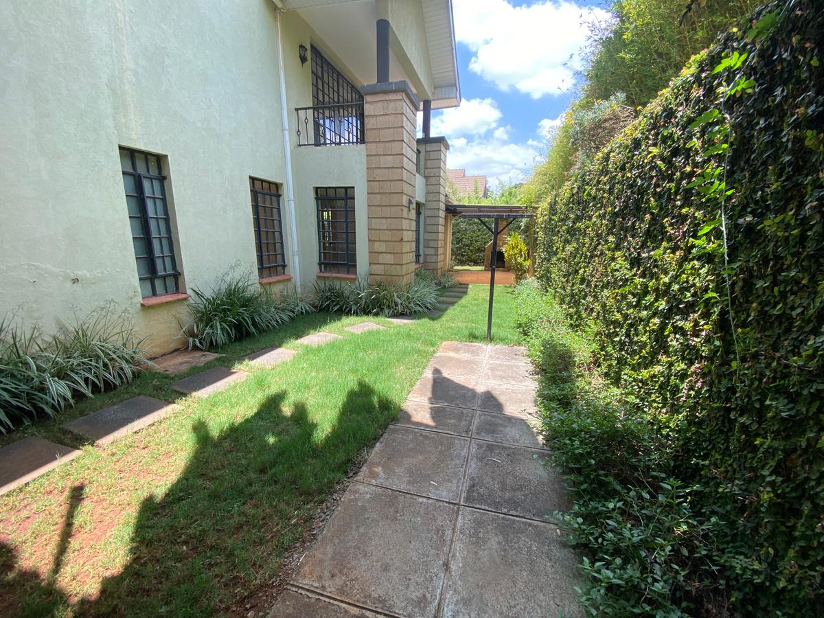 4 Bed Townhouse with En Suite in Kitisuru - 14