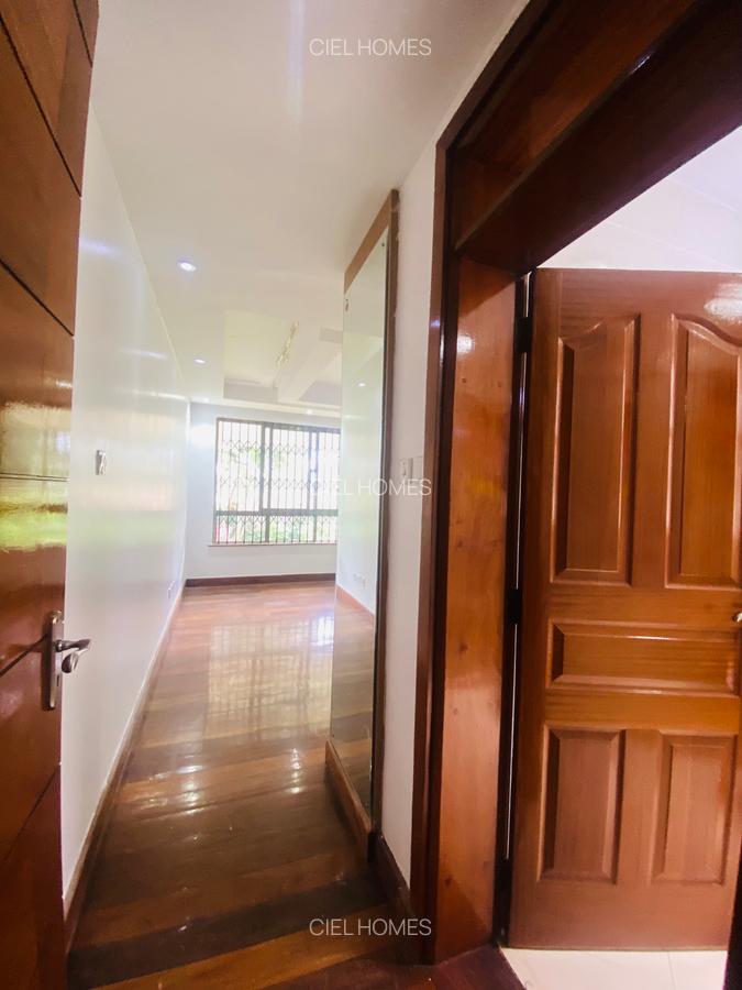 5 Bed Villa with En Suite in Lavington - 6
