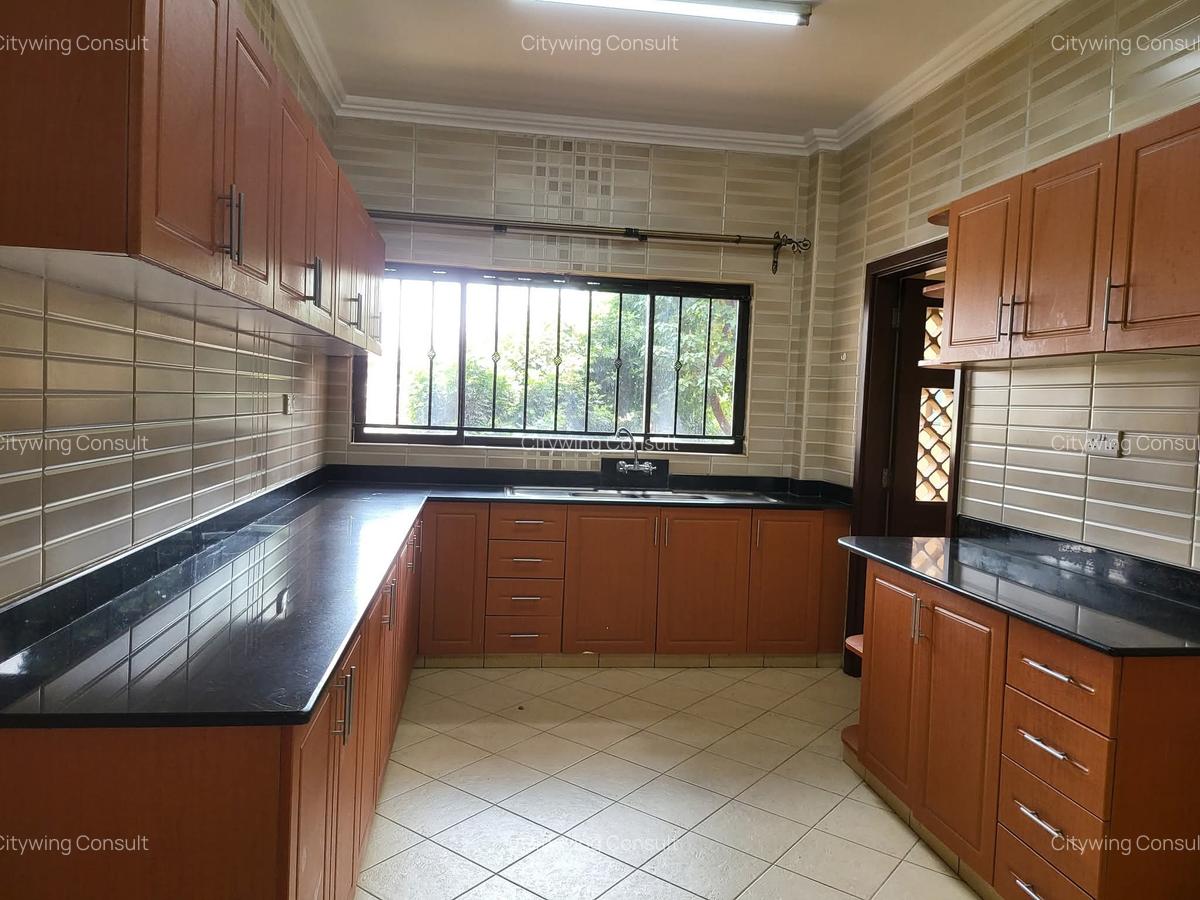 4 Bed Apartment with En Suite at Brookside Garden - 4