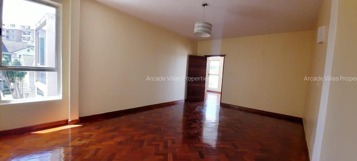 4 Bed Townhouse with En Suite at Lavington - 9