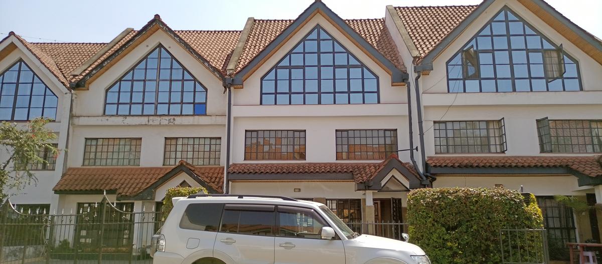 4 Bed Townhouse with En Suite at Westlands - 1