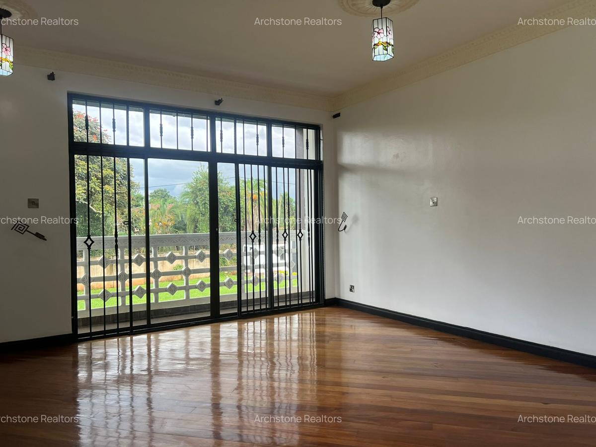 7 Bed House with En Suite in Runda - 5