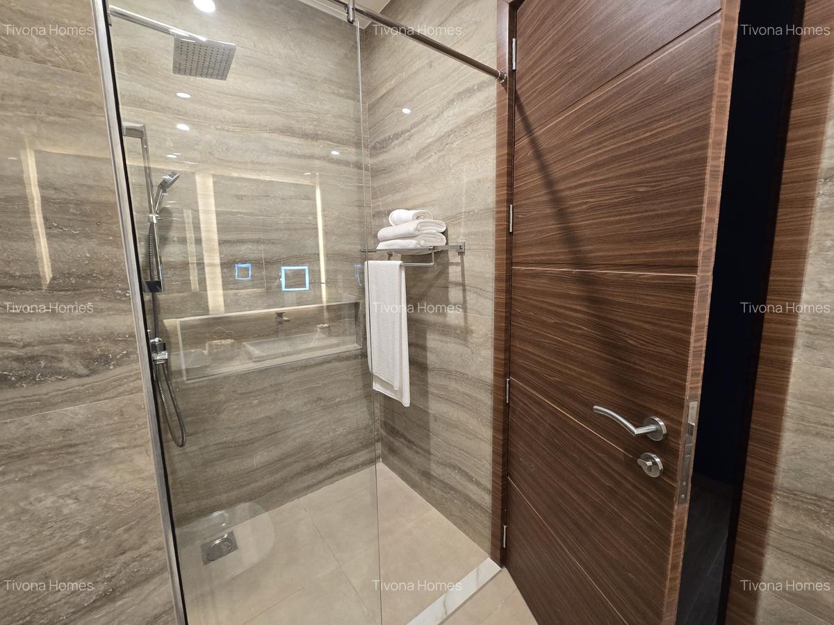 2 Bed Apartment with Swimming Pool in Riverside - 11