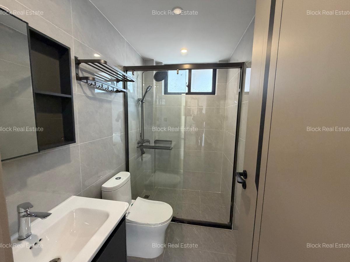 2 Bed Apartment with En Suite in Lavington - 10