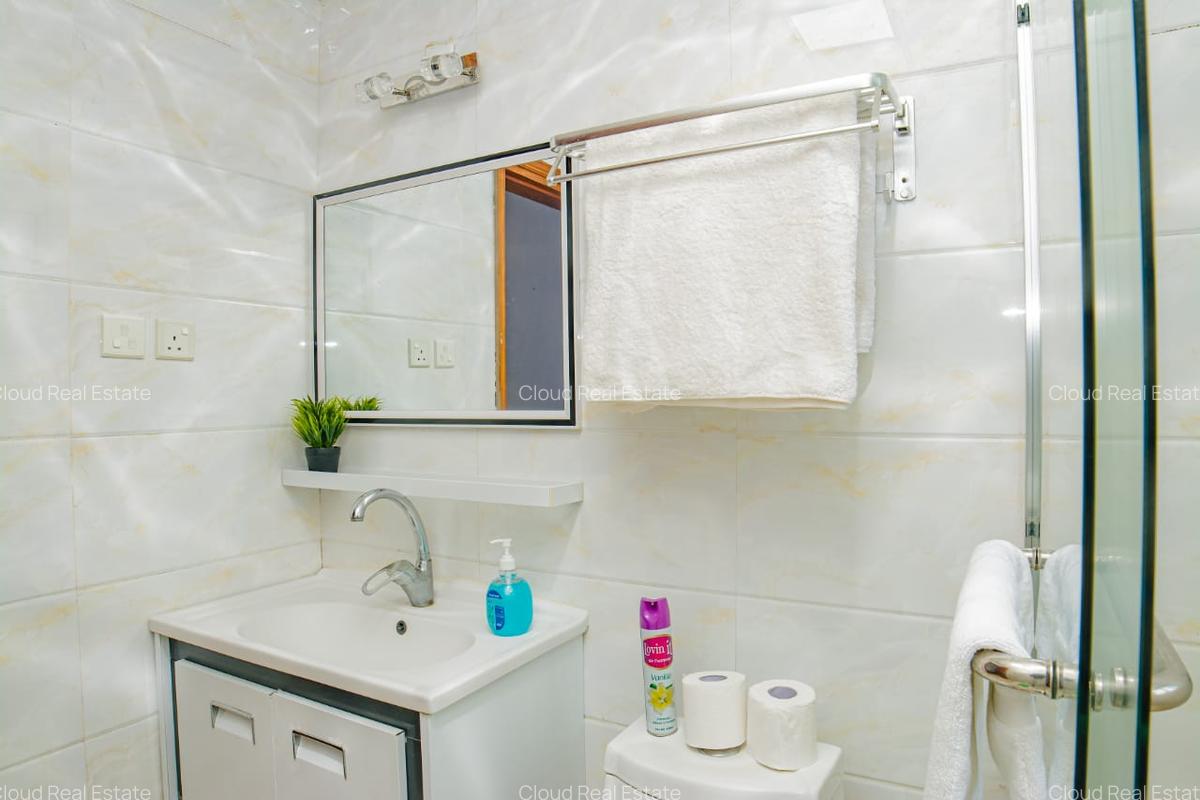 Furnished 3 Bed Apartment with Swimming Pool in Kilimani - 9