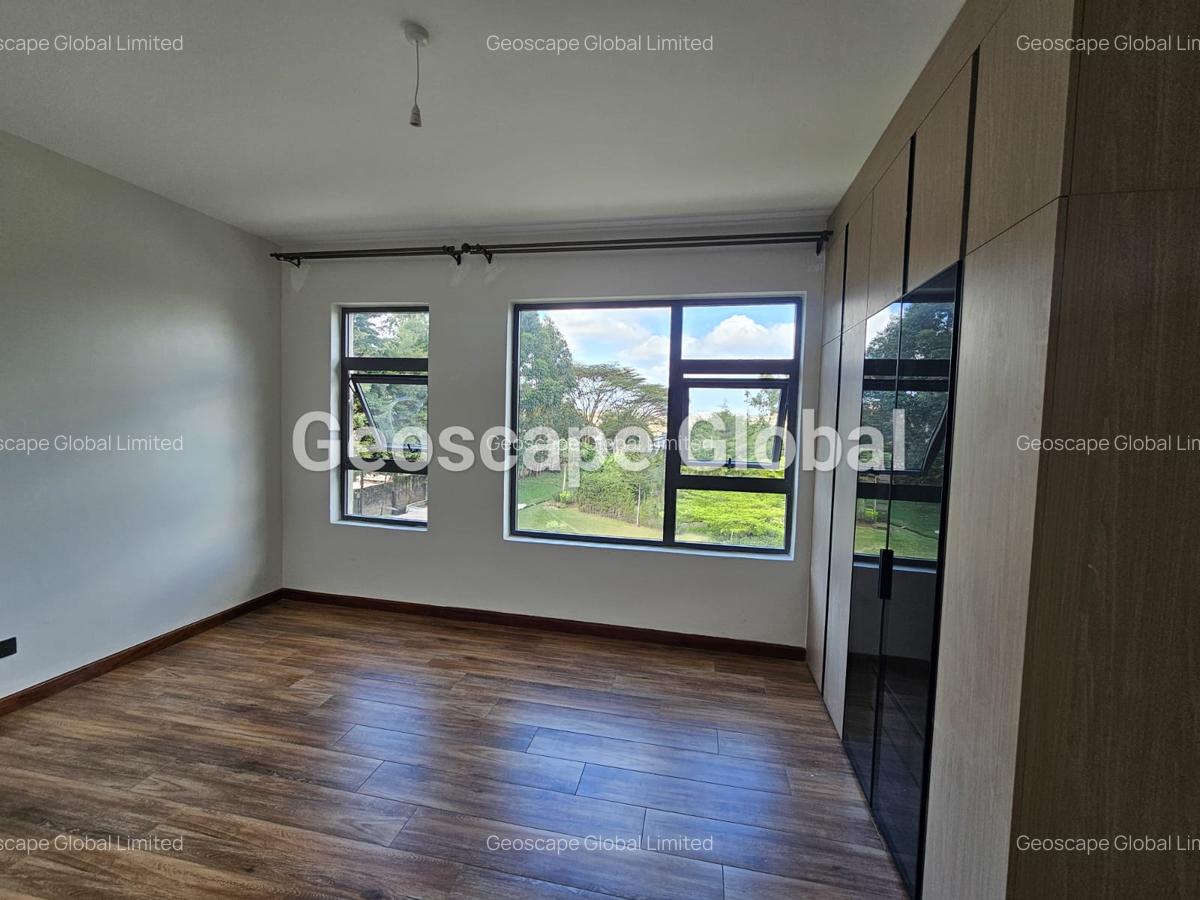 5 Bed Townhouse with En Suite in Lavington - 11