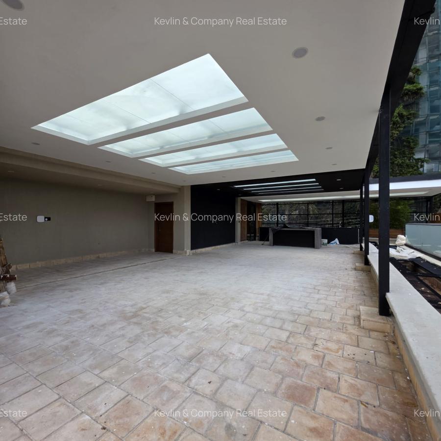 5 Bed Townhouse with En Suite in Westlands Area - 20