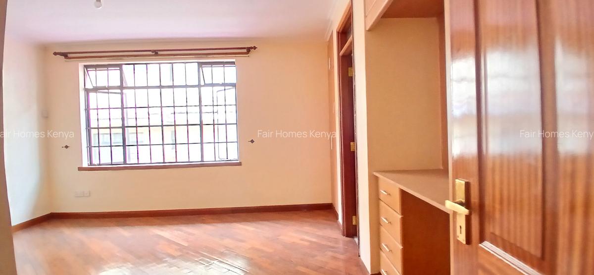 4 Bed Townhouse with En Suite at Lavington Green - 15