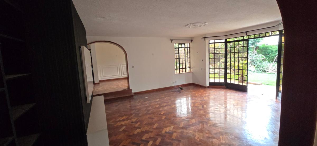 5 Bed Townhouse with En Suite at Lavington Green - 11