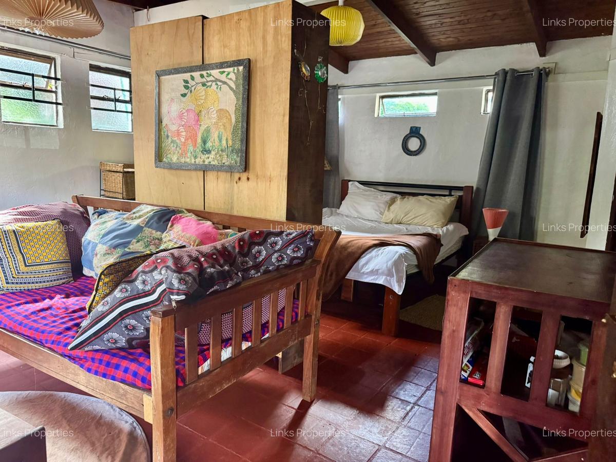 1 Bed House with En Suite at Karen Hardy - 9