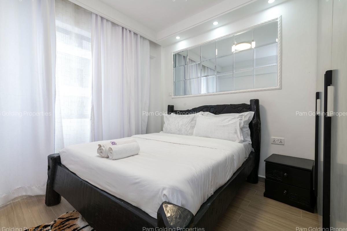 Furnished 3 Bed Apartment with En Suite in Riverside - 11