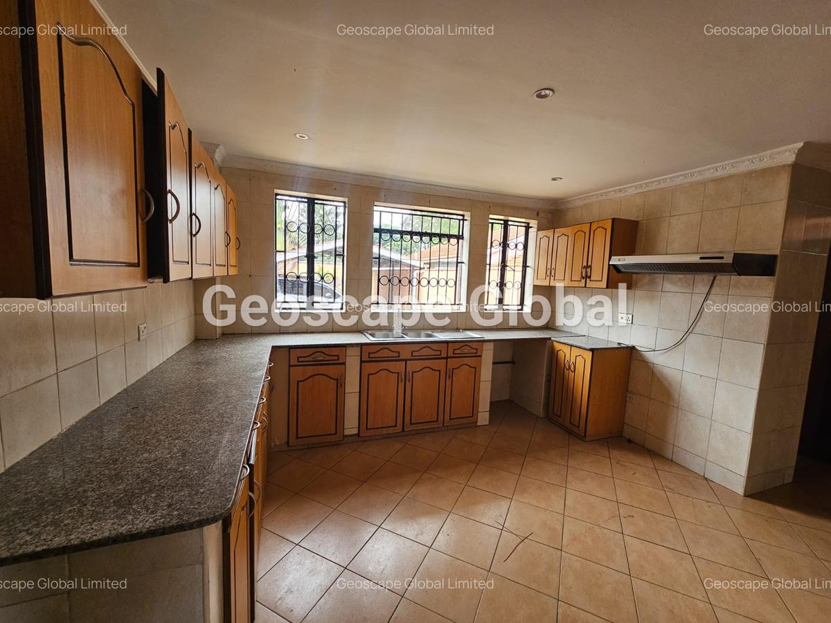 4 Bed House with En Suite in Runda - 4