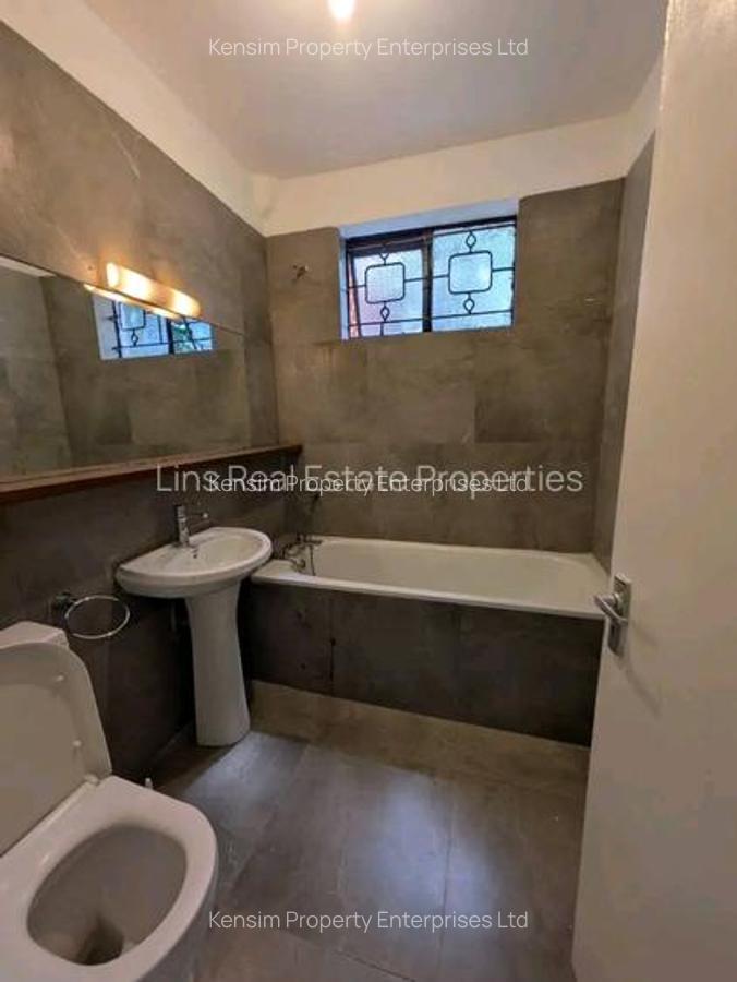 4 Bed Townhouse with En Suite in Lavington - 6