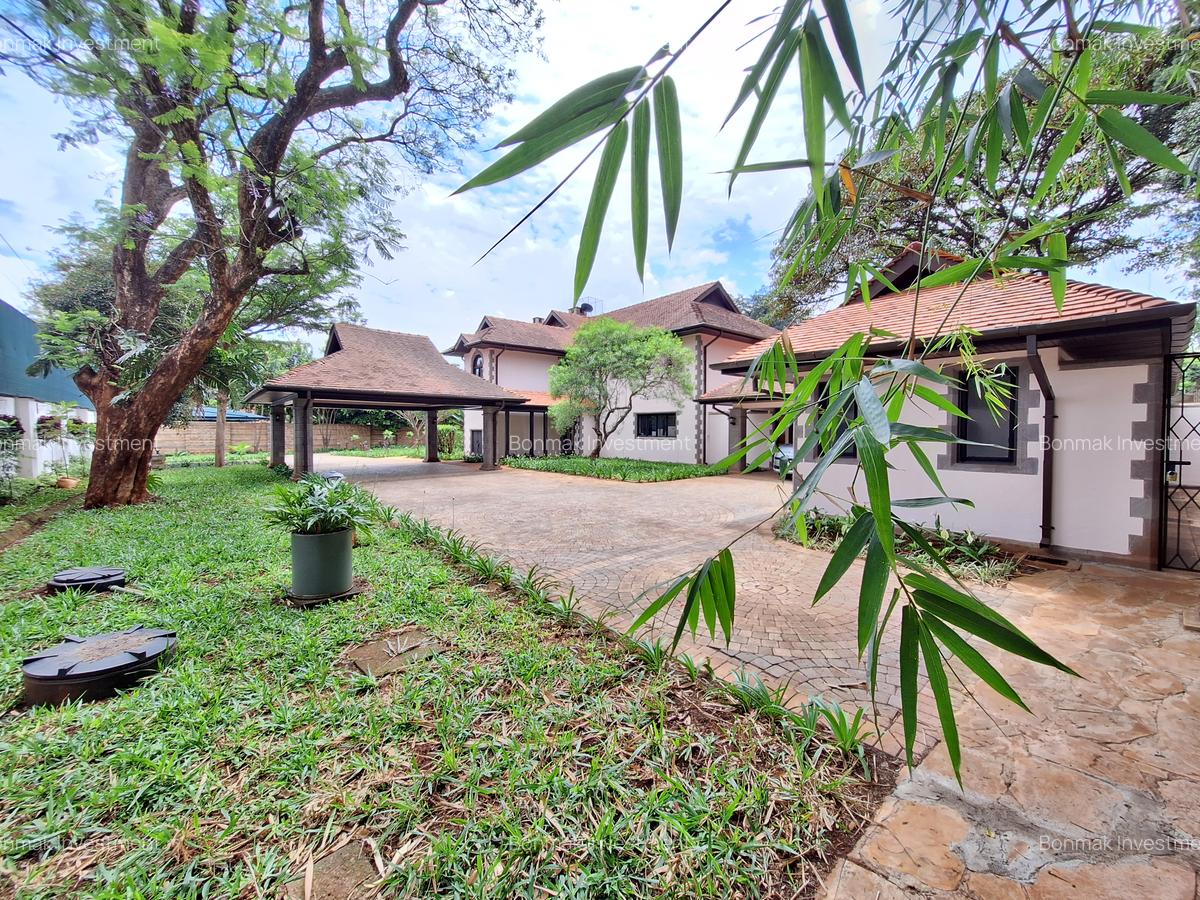 5 Bed Villa with En Suite at Un Avenue - 3