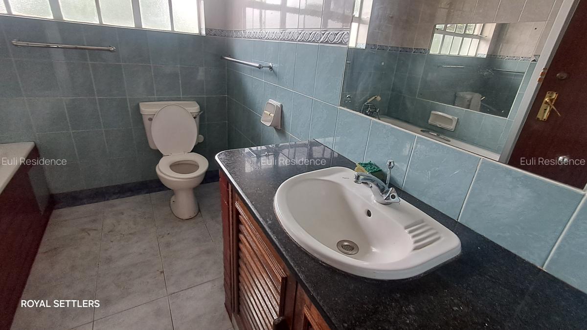 2 Bed Apartment with En Suite at Rhapta Rd - 7