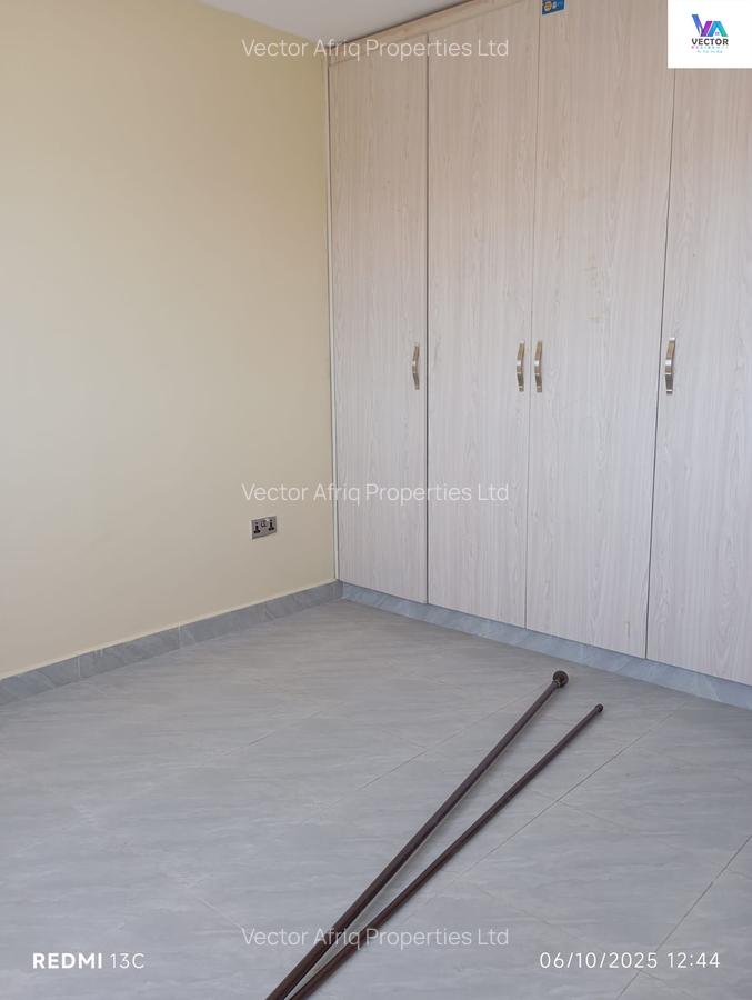 Serviced 3 Bed Apartment with En Suite in Syokimau - 4