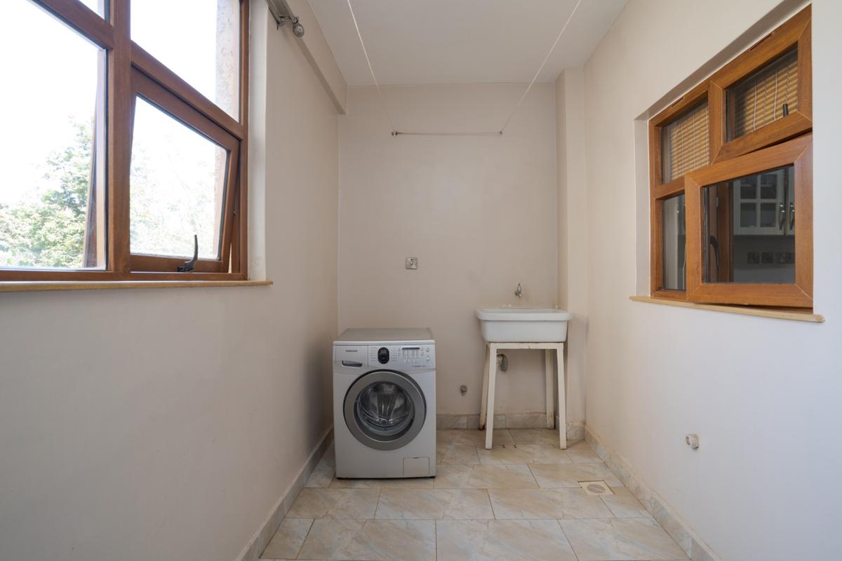 3 Bed Apartment with En Suite in Westlands Area - 4