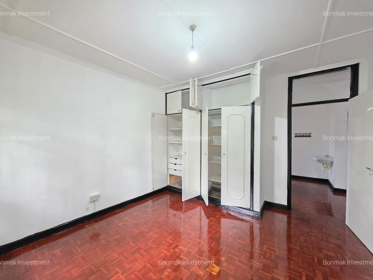 4 Bed Townhouse with En Suite at Near Lavington Mall. - 11