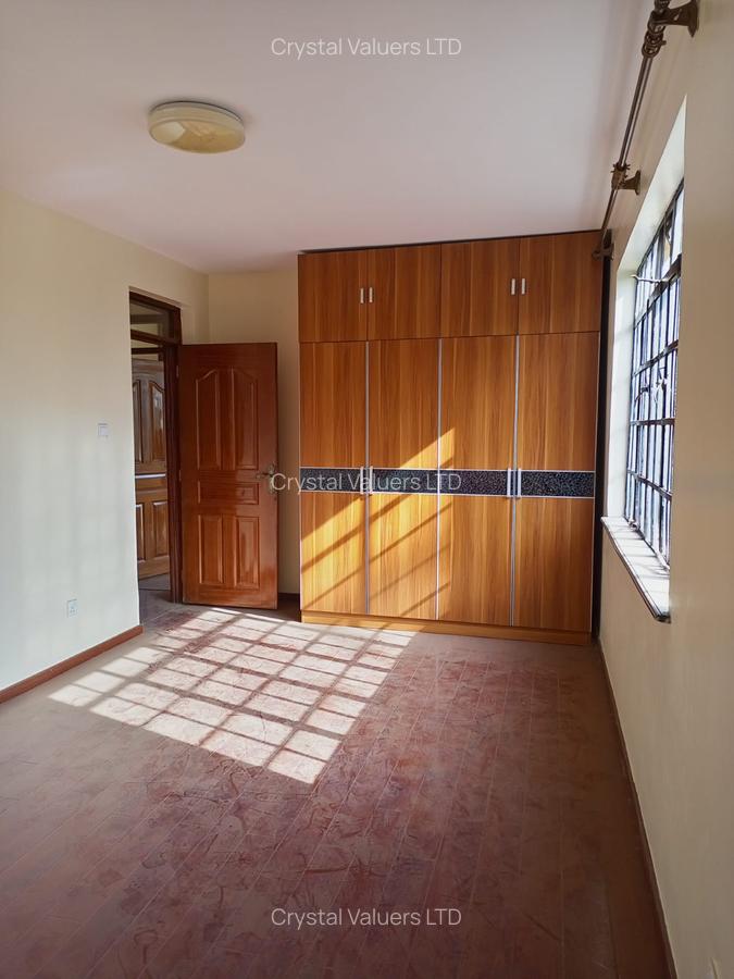 2 Bed Apartment with En Suite in Lavington - 6