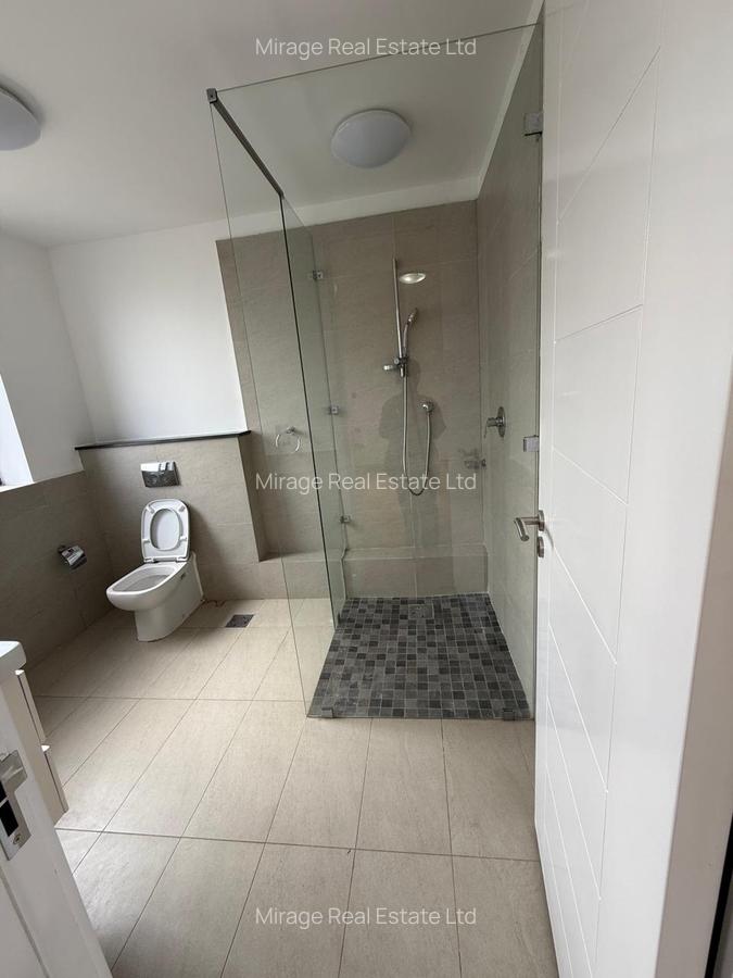 4 Bed Villa with Swimming Pool in Garden Estate - 8