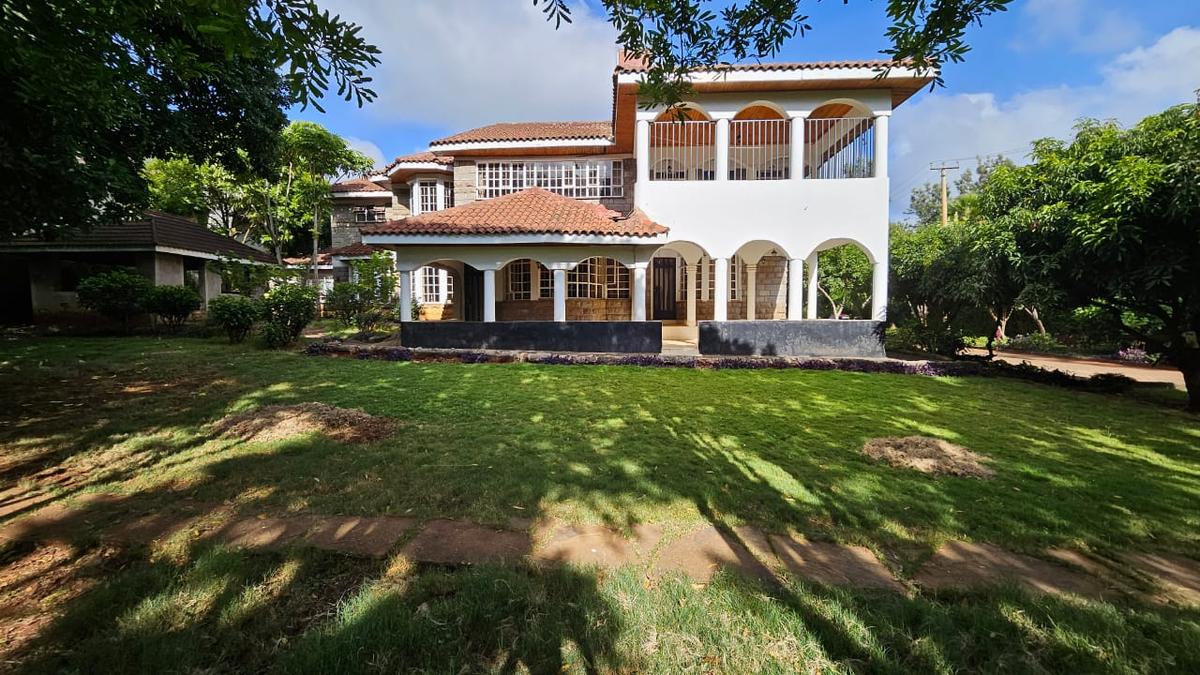 4 Bed House with En Suite at Old Runda - 2