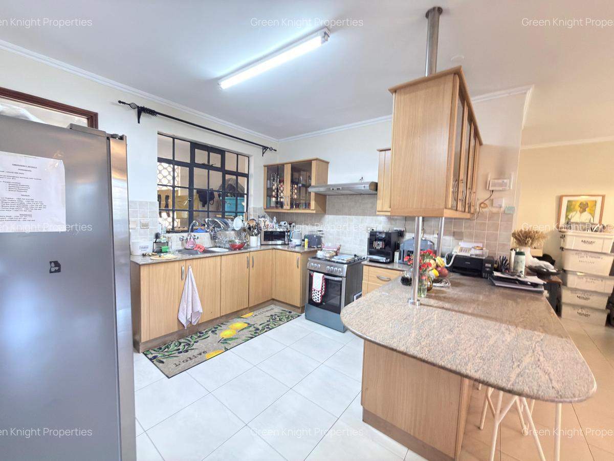 Serviced 2 Bed Apartment with En Suite in Brookside - 5