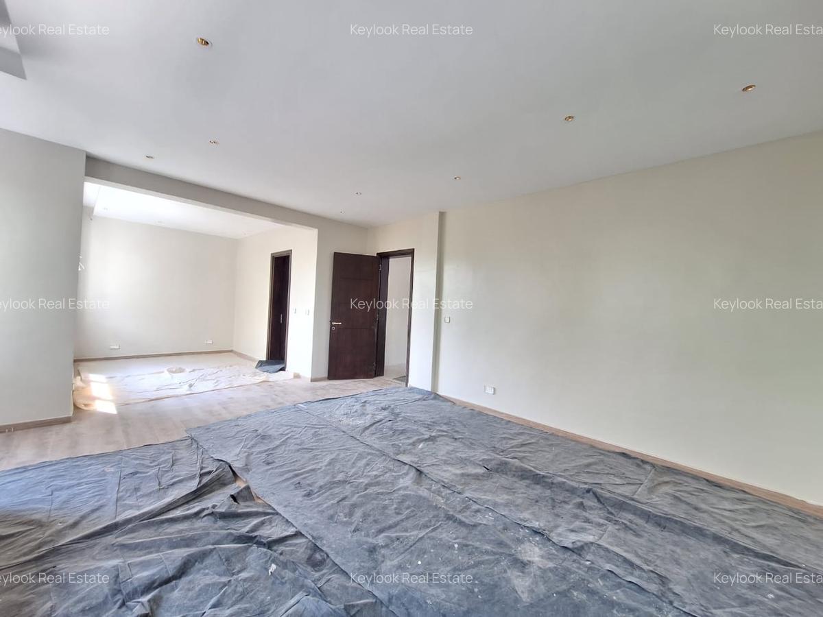 5 Bed Townhouse with En Suite at Lavington - 15