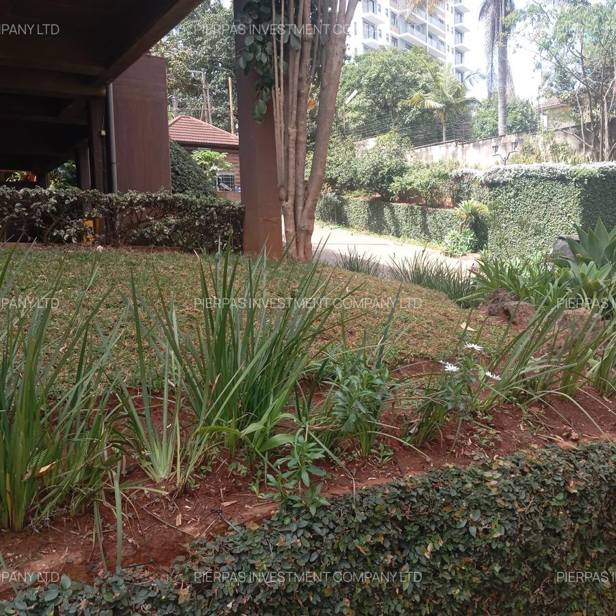 3 Bed Townhouse with En Suite in Brookside - 2