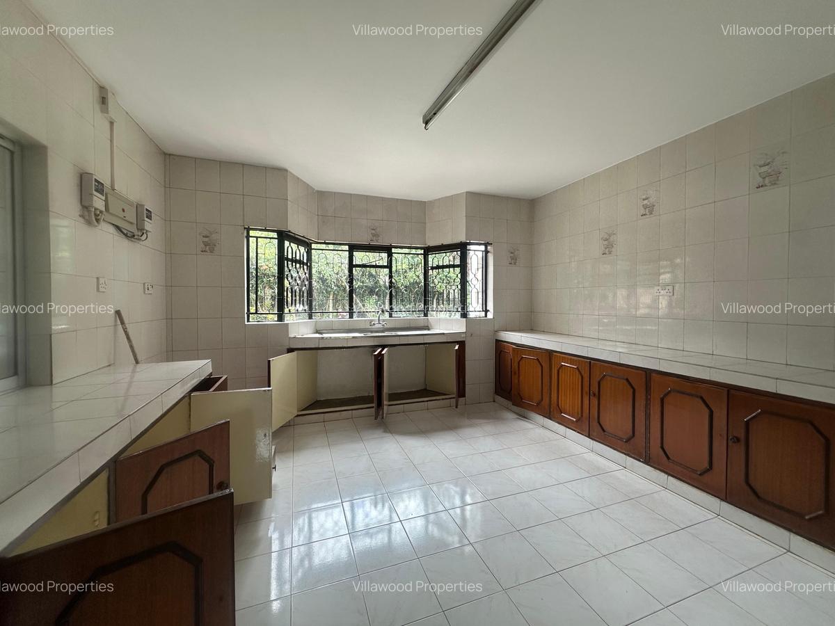 5 Bed Villa with En Suite in Lavington - 18