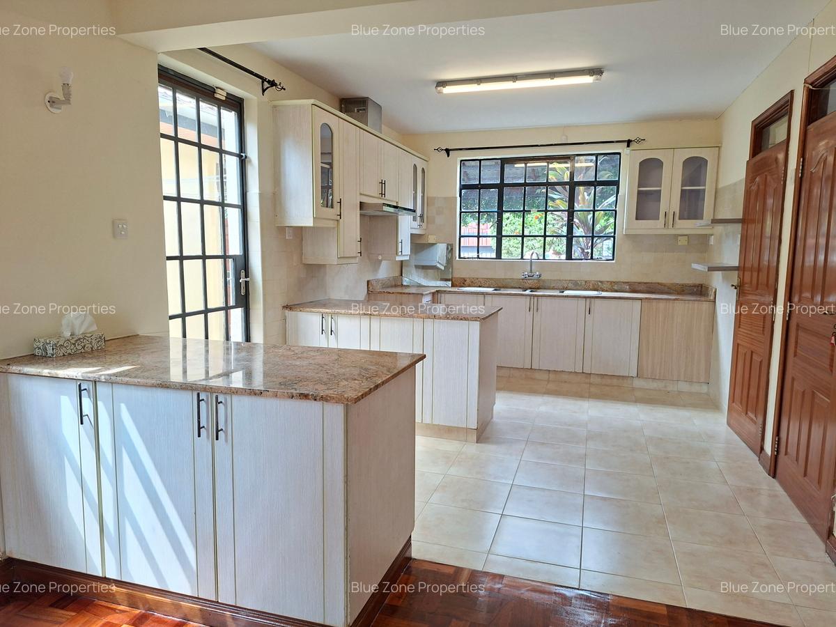 4 Bed Townhouse with En Suite at Off Glory Rd - 9