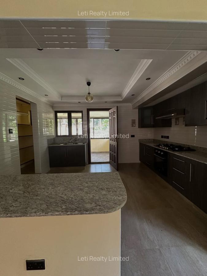 5 Bed Villa with En Suite in Lavington - 8