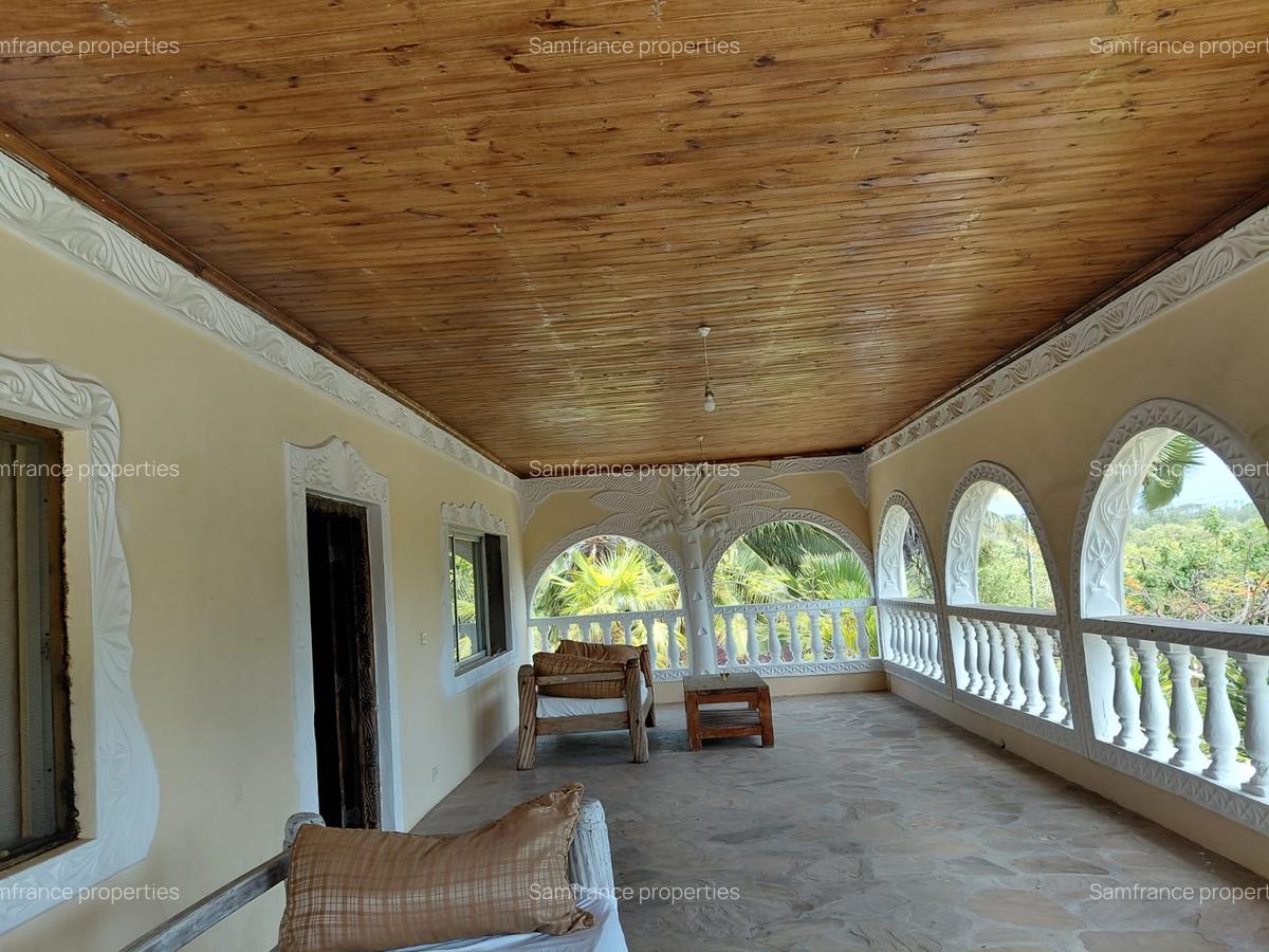 7 Bed Villa with En Suite at Turtle Bay - 2