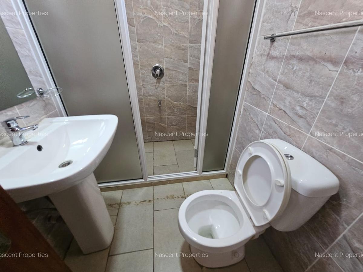 5 Bed Townhouse with En Suite in Kyuna - 8