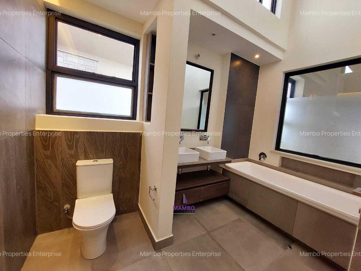 4 Bed Villa with En Suite at Redhill - 20