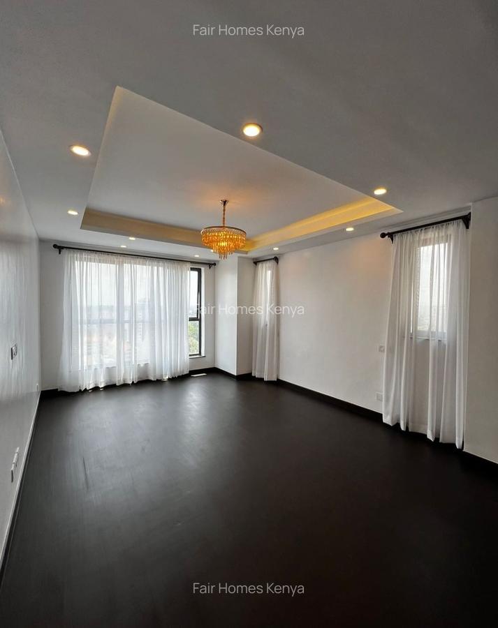 4 Bed Apartment with En Suite at Valley Arcade - 8