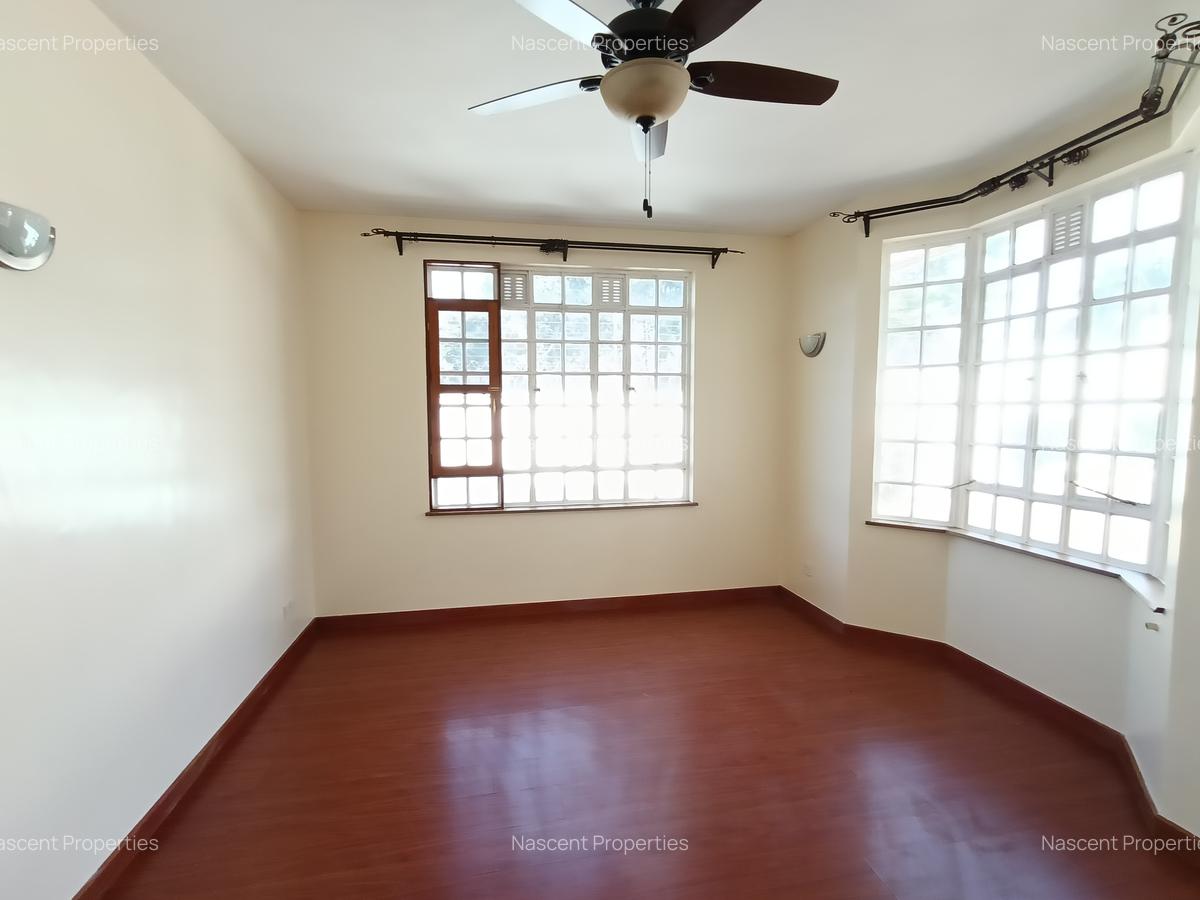 5 Bed House with En Suite in Runda - 10