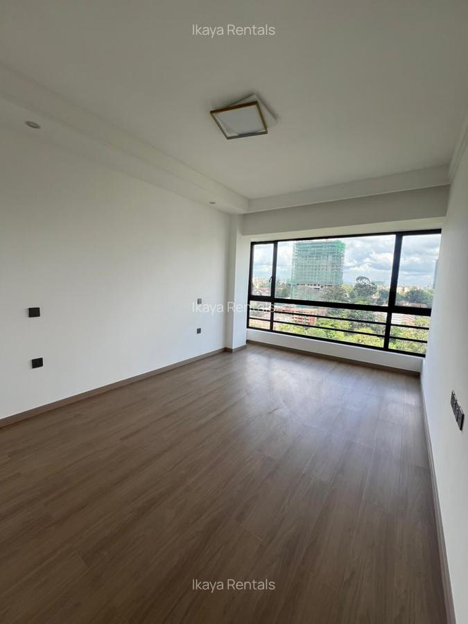 3 Bed Apartment with En Suite at Riverside Drive - 12