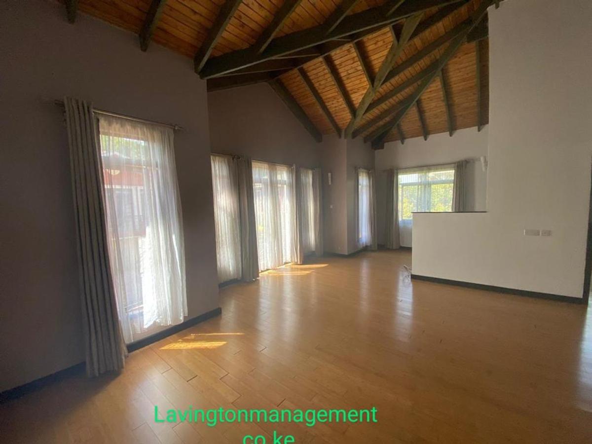 5 Bed Townhouse with En Suite at Lavington Green - 17