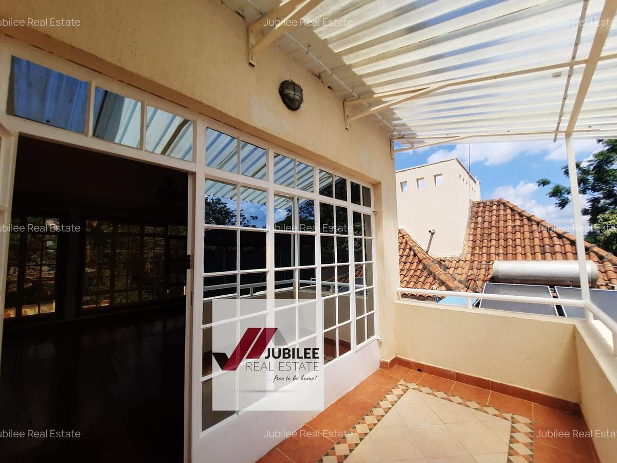 4 Bed Villa in Westlands Area - 18